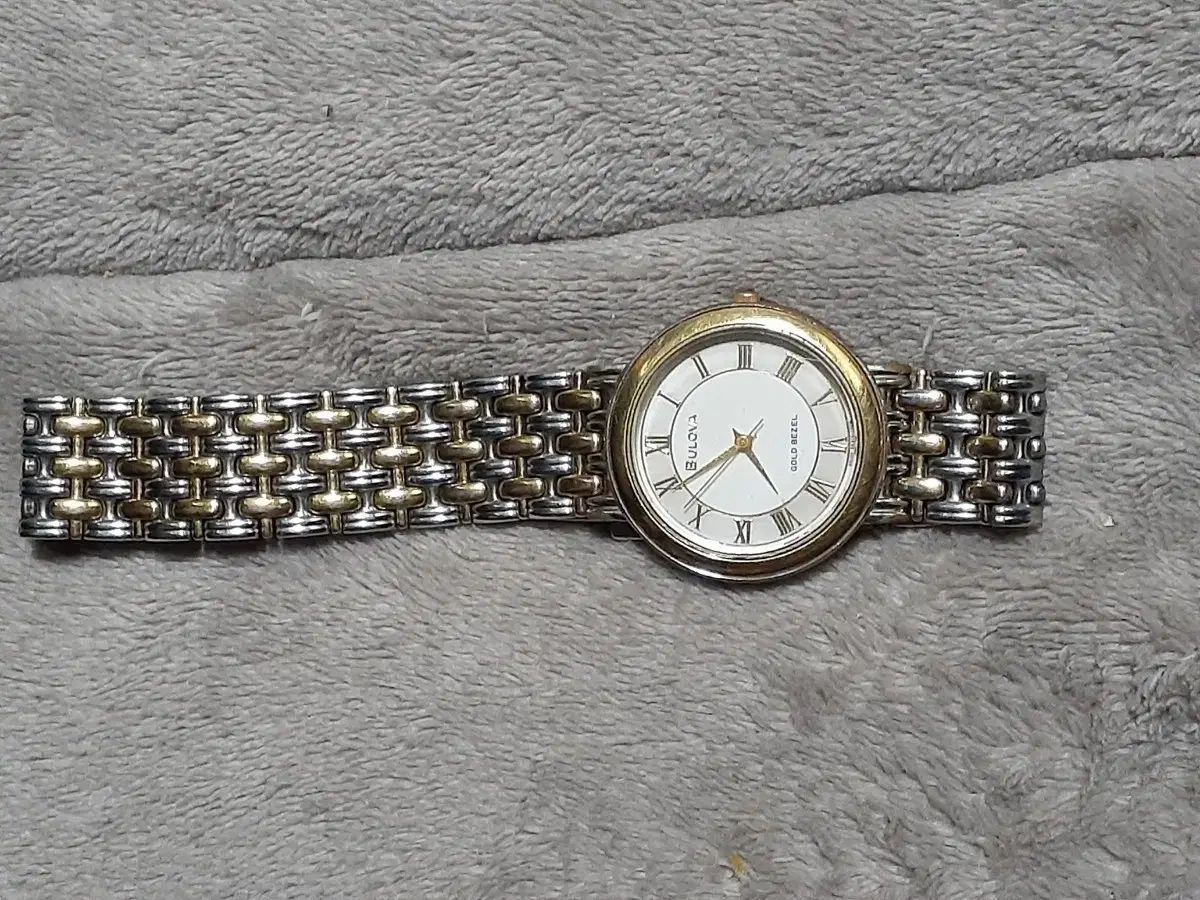 ブロバ ヴィンテージ GOLD ベゼル 時計