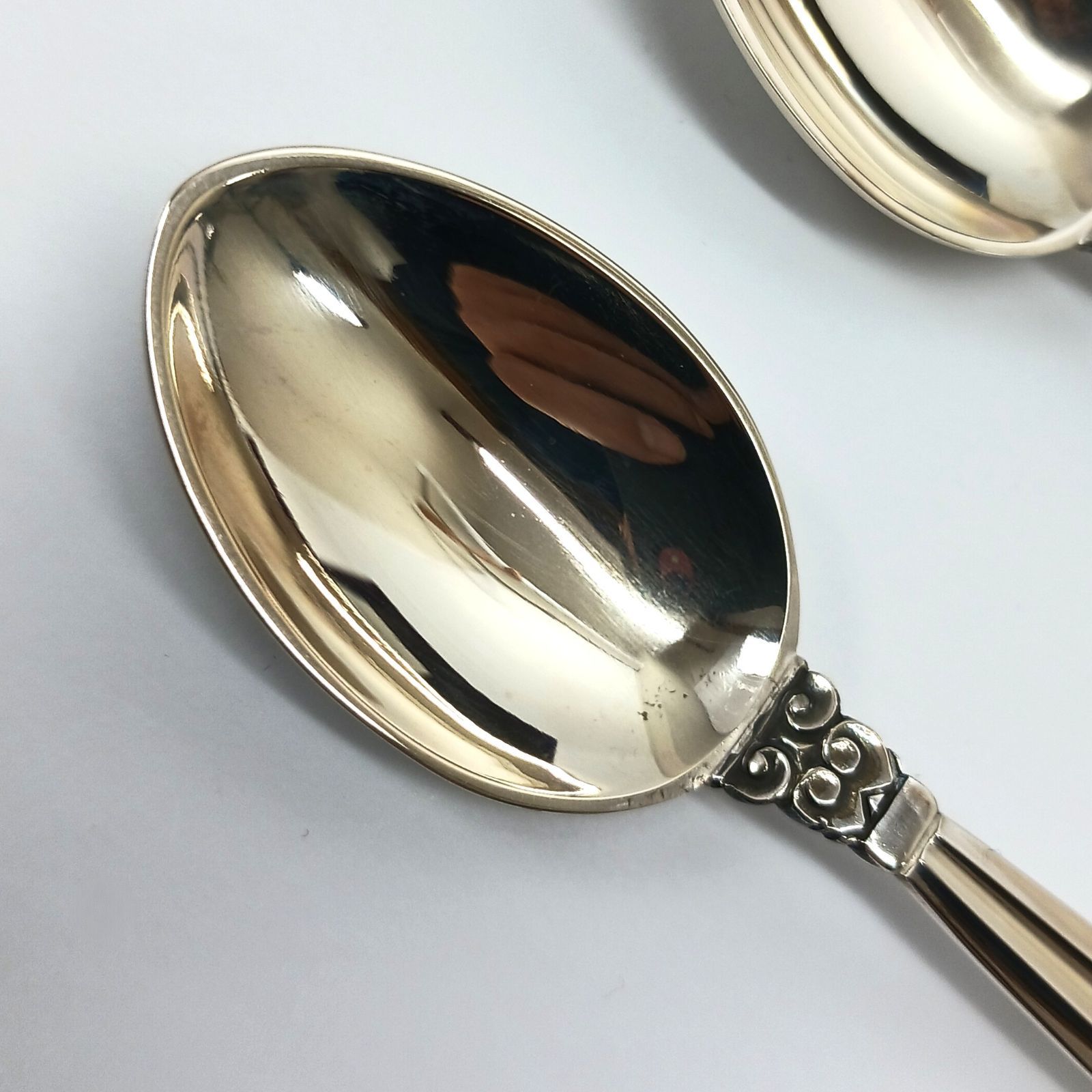 美品！ジョージ・ジェンセン　純銀スプーン　エコーン　木製専用カトラリーケース付き GEORG JENSEN ジョージジェンセン ACORN エコーン コーヒースプーン 2