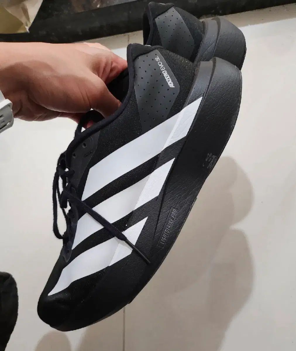 アディダス アディゼロ Evo SL ランニングシューズ 260