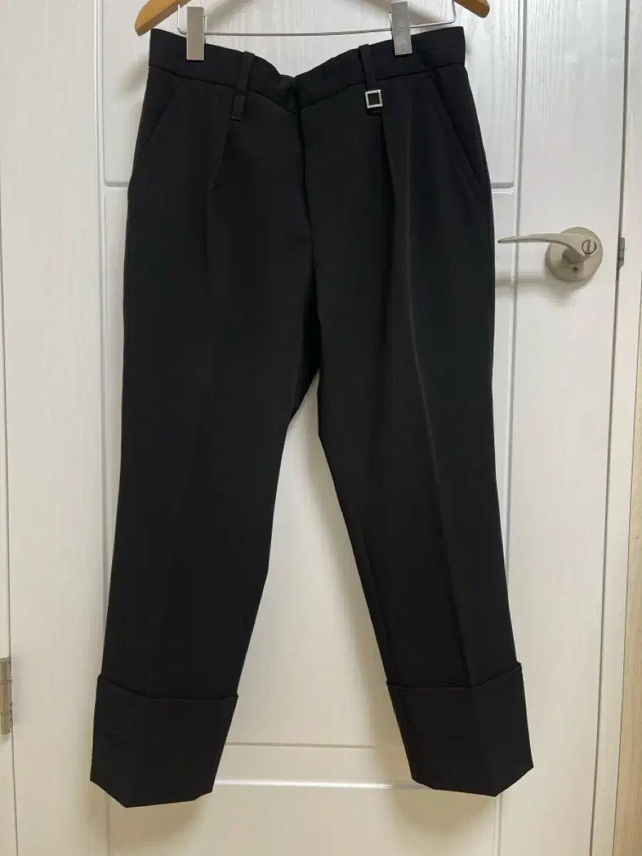 ウーヨンミ ロング ストレート パンツ ブラック - 23 SS