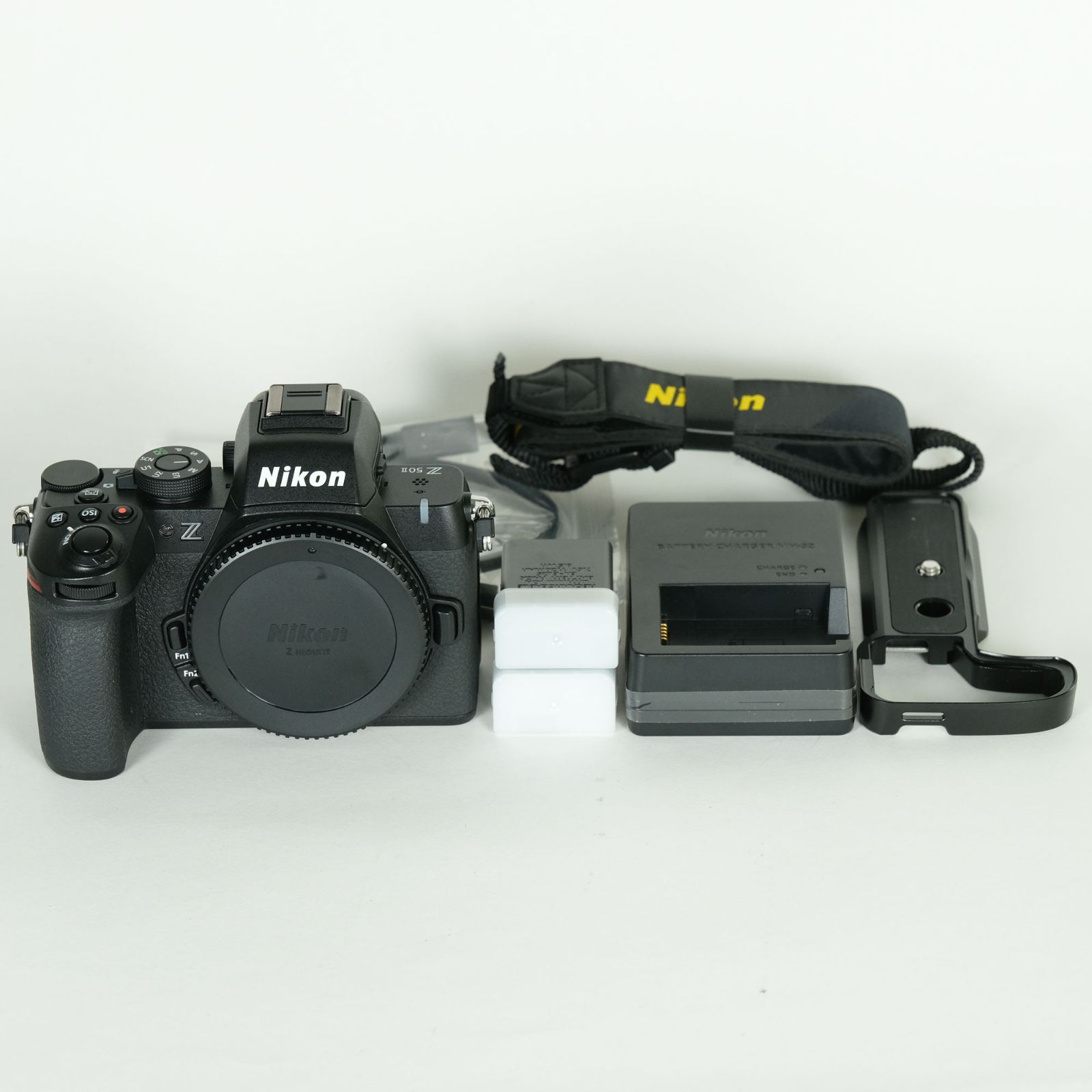 | シャッター数944回｜バッテリー マウントプレート付 Nikon Z 50 II ボディ Zマウント