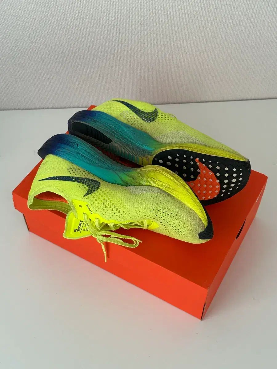 ナイキ ズーム ヴェイパーフライ 285 ネクスト% 3 ボルト