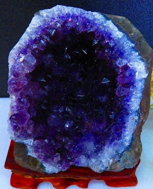 ウルグアイ産☆ 天然水晶☆絶品超濃い濃い超美しい☆アメジスト