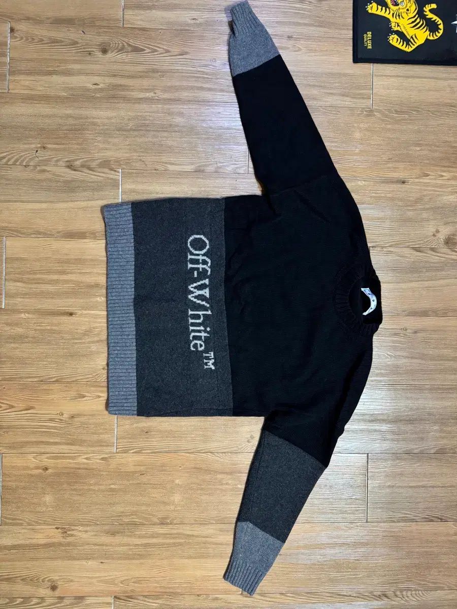 オフホワイト ブロック ロゴ グレー ニット L 105程度 サイズ