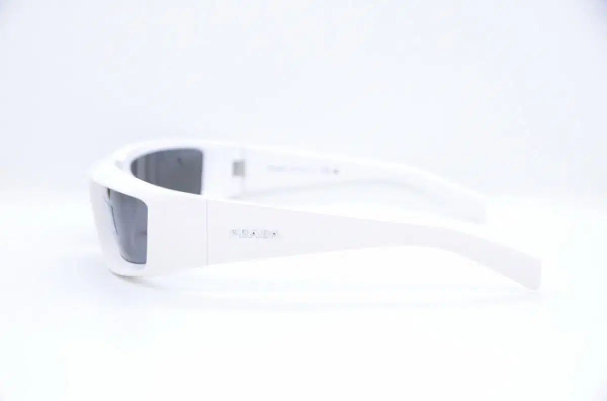  PRADA サングラス ソン ミンホ SONG MINHO 着用 サングラス 小物