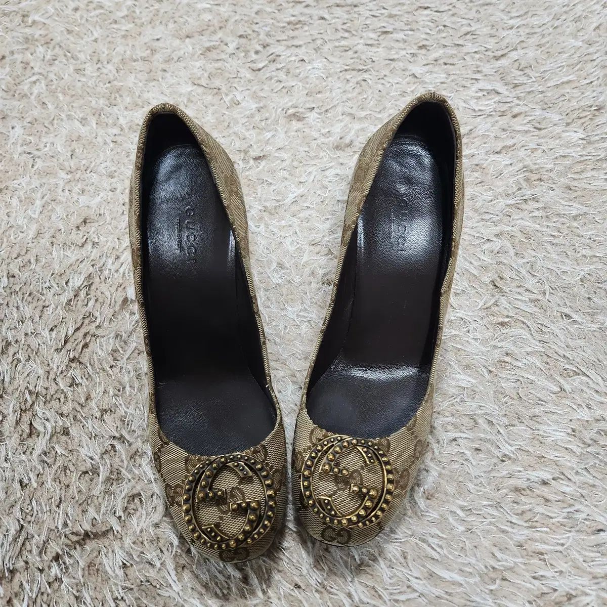 グッチ パンプス 36 サイズ