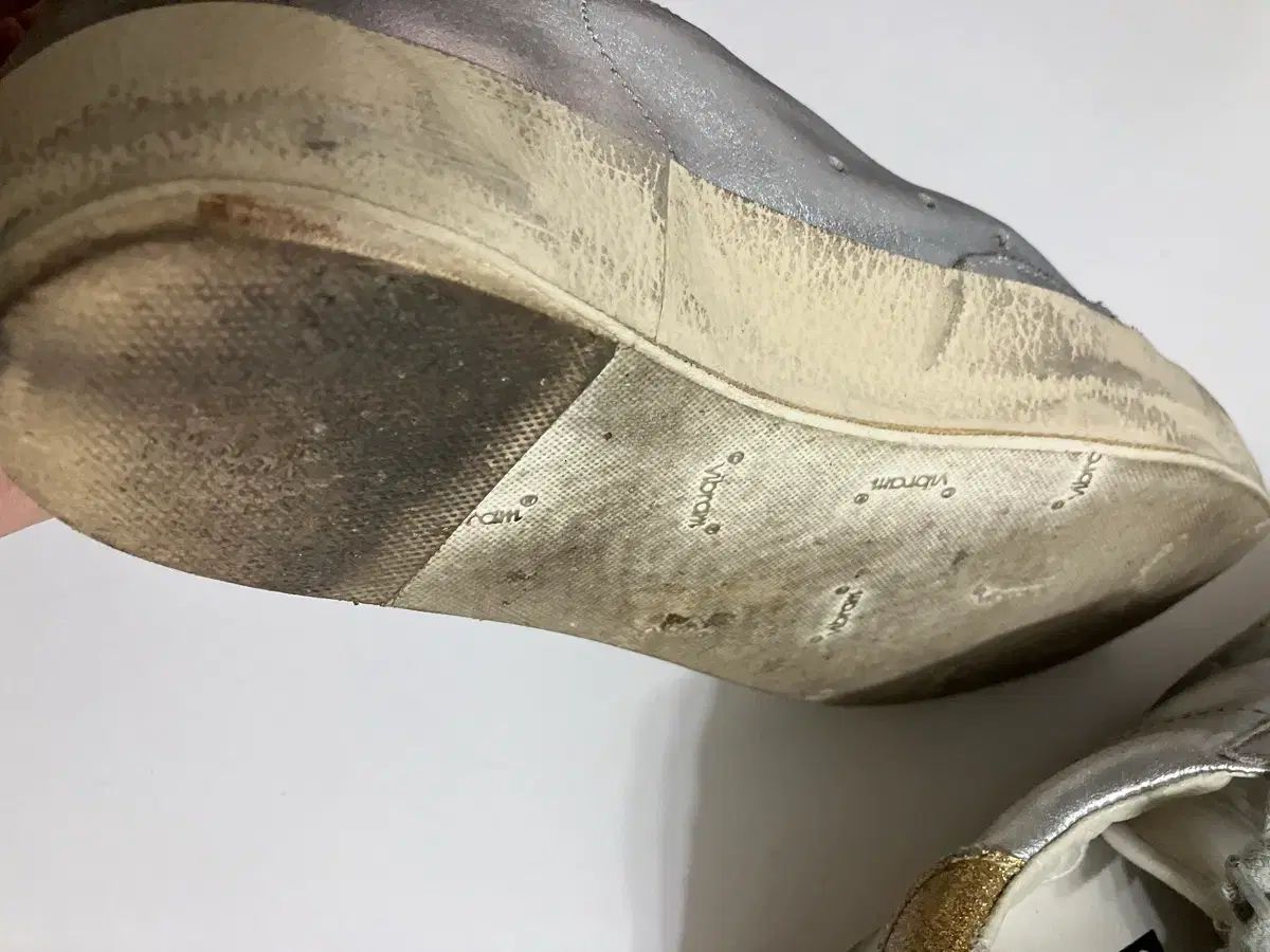  GOLDEN GOOSE ゴールデングース スニーカー 靴