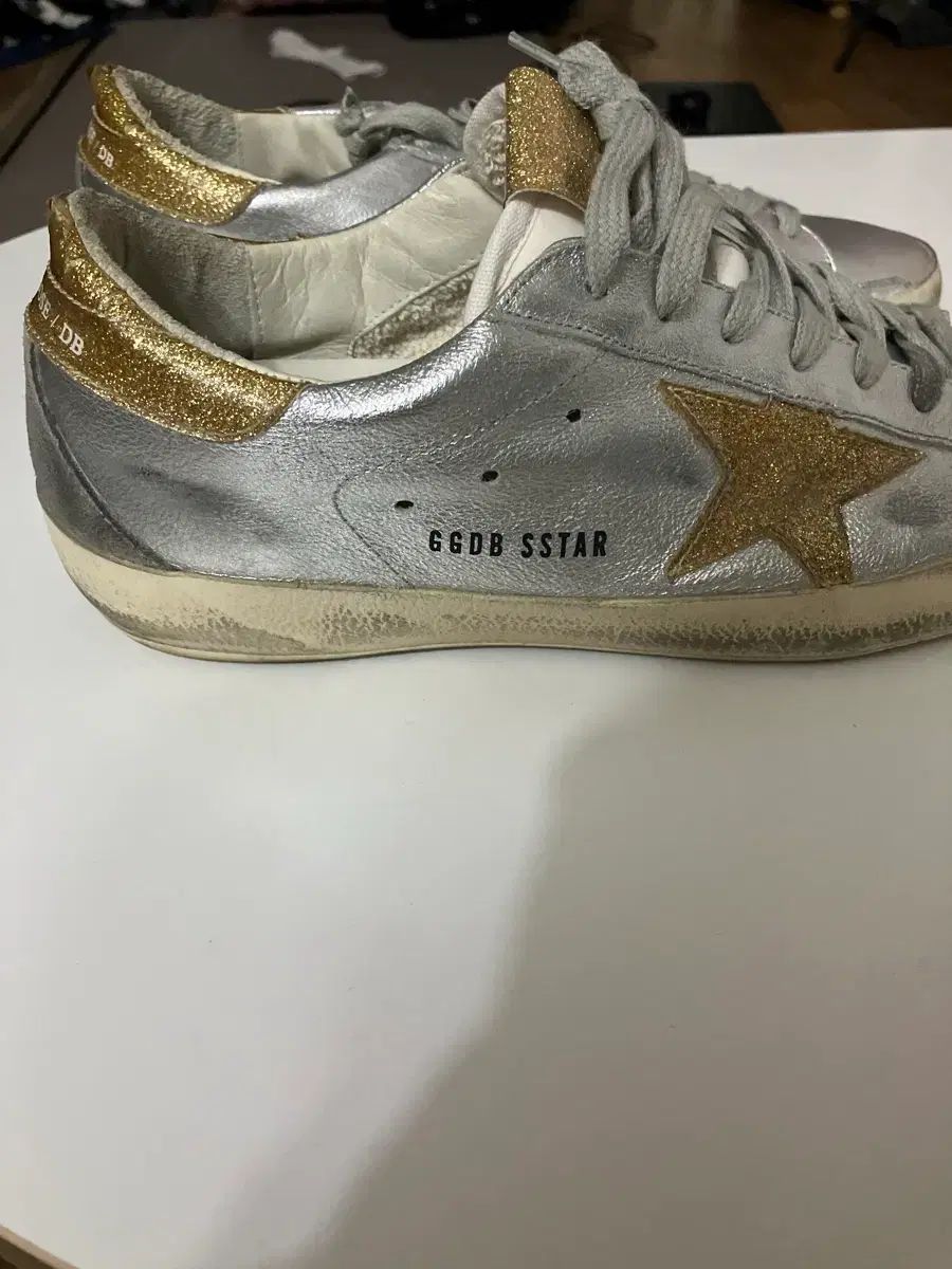 GOLDEN GOOSE ゴールデングース