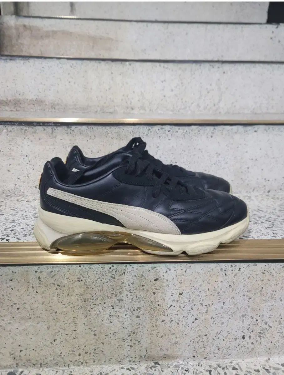 PUMA x Rhude Cell King ブラック オートミール 285