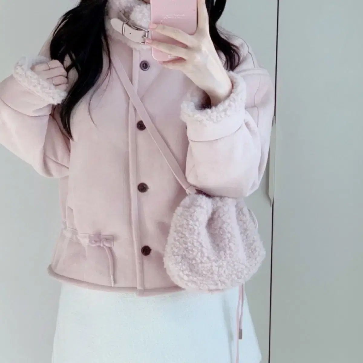 エイブリー ブランディ ジグザグ ライトピンク バックル ムートン 冬 アウター