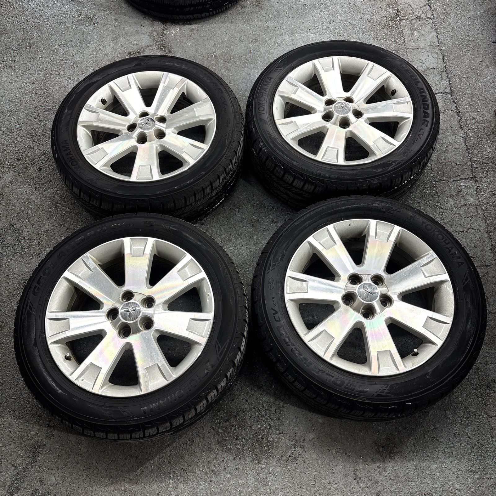 送料無料！！バリ溝】三菱 デリカD5 純正ホイールタイヤセット 225