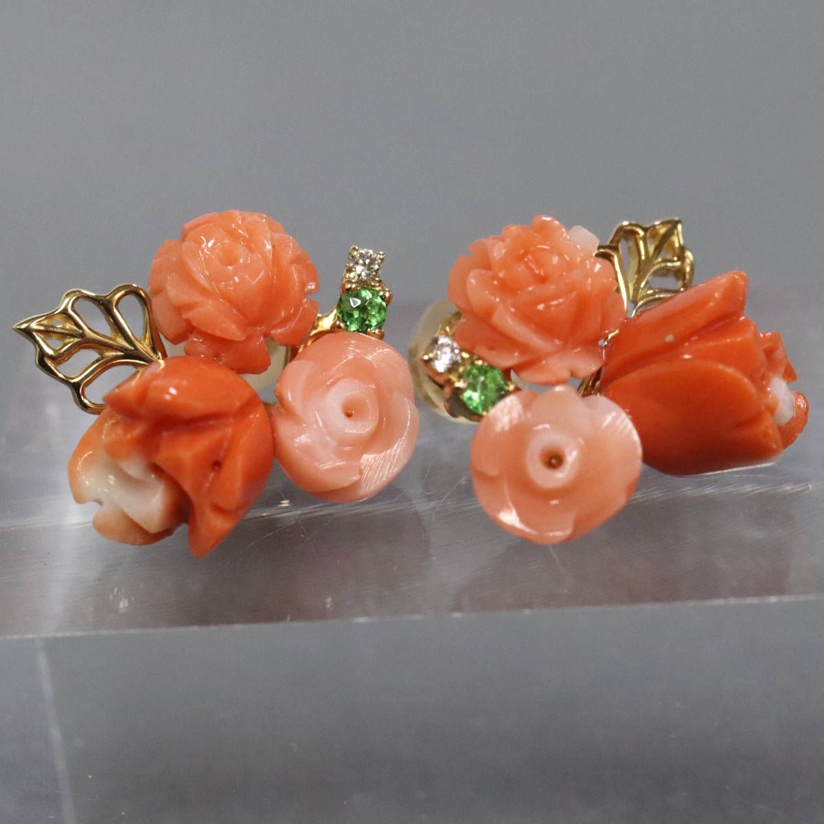 K 18サンゴピアス フラワーモチーフ 3.6 g