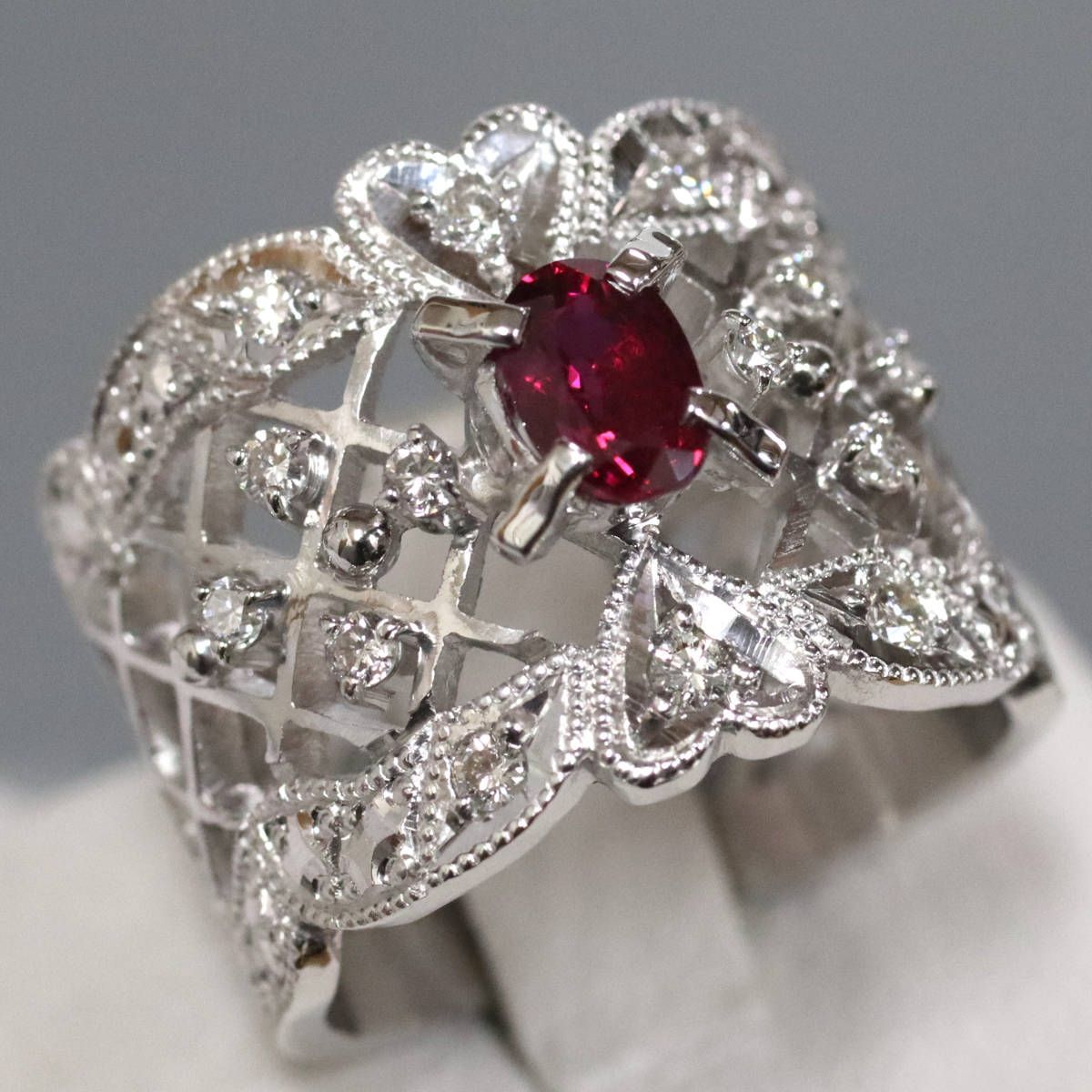 Pt 900ダイヤモンド非加熱ピジョンブラッドルビーリング R 0.66 D 0.24 12.7 g 10 AIGS鑑別書