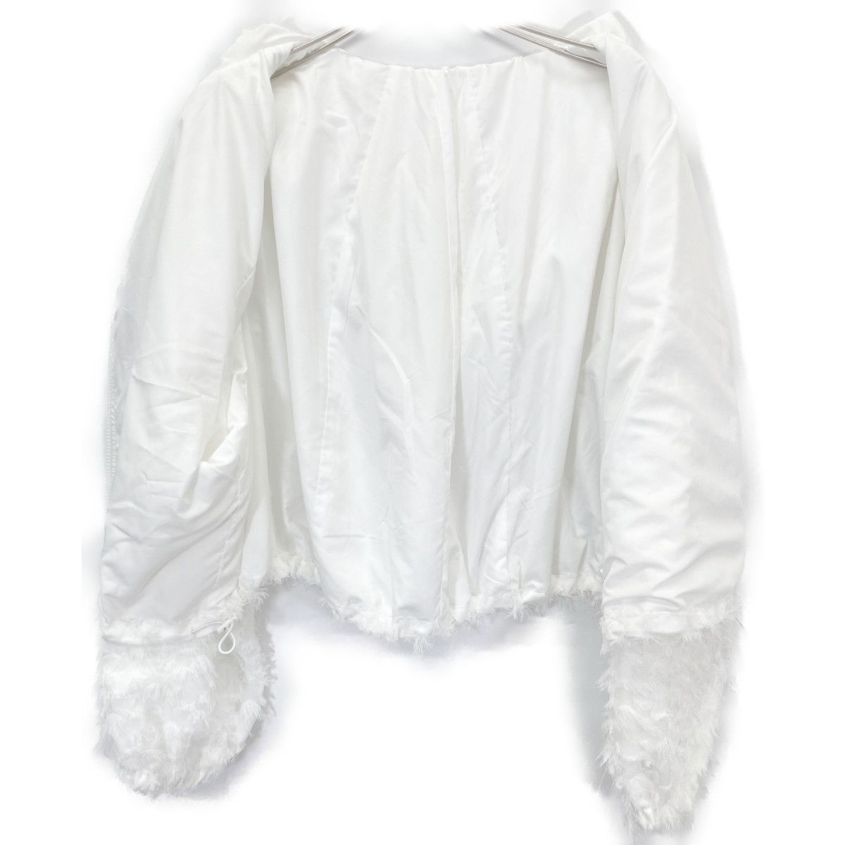 cygne シーニュ ﾎﾜｲﾄ CY2511-07-038 ｶｯﾄｼﾞｬｶﾞｰﾄﾞﾊﾟｰｶｰ eluu F - メルカリ 