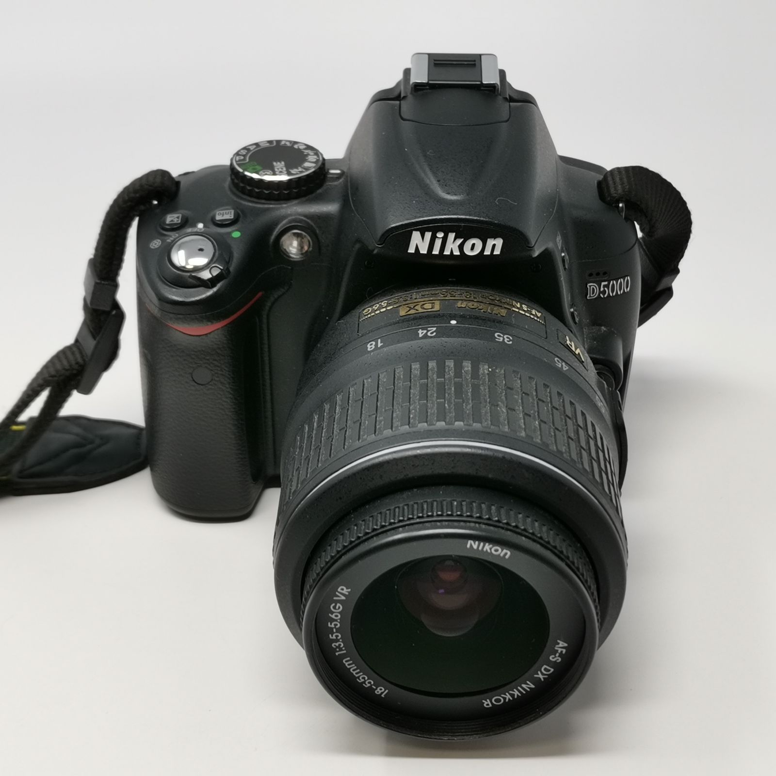 Nikon D5000 動作確認済み デジタル一眼レフカメラ レンズあり AF-S DX