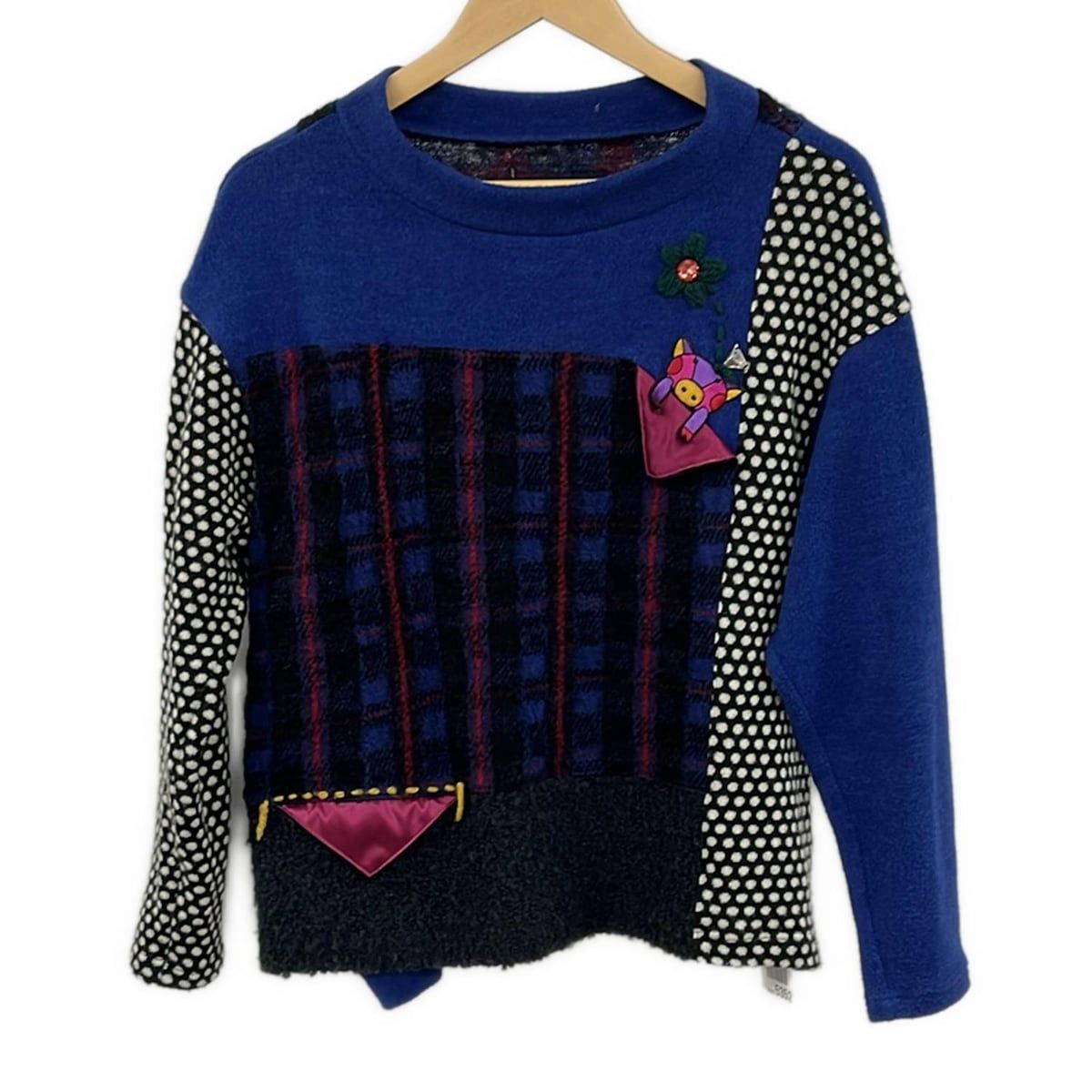 ALBEROBELLO|OLLEBOREBLA アルベロベロ|オレボレブラ 長袖セーター レディース ブルー×黒×マルチ チェック柄|ドット柄|刺繍