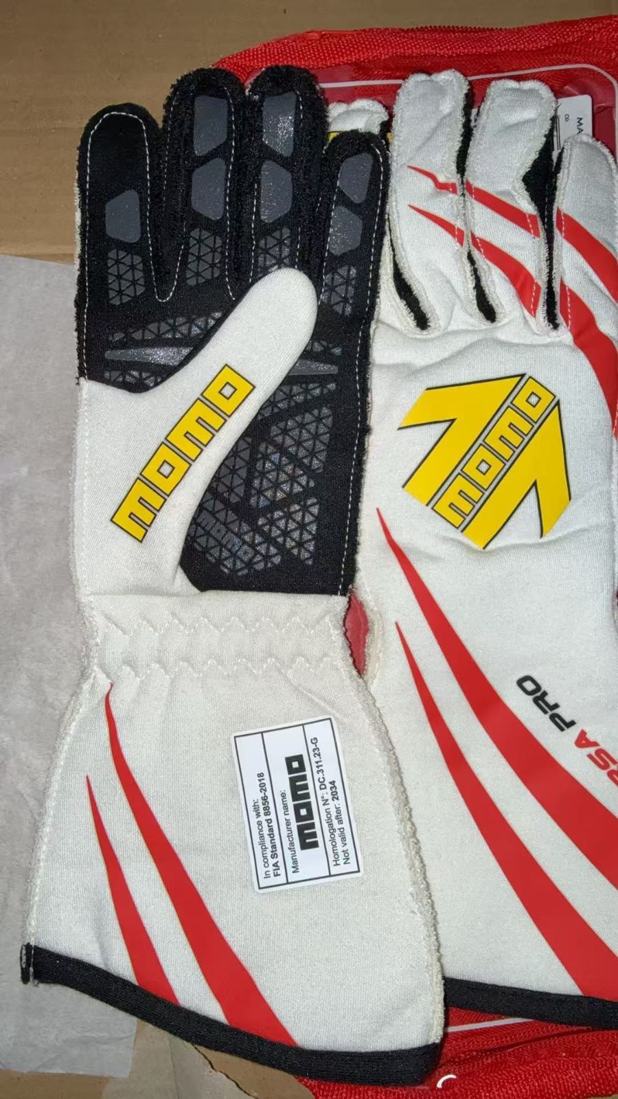 MOMO FIA 8856-2018公認 モモ レーシンググローブ CORSA PRO ホワイト||731578