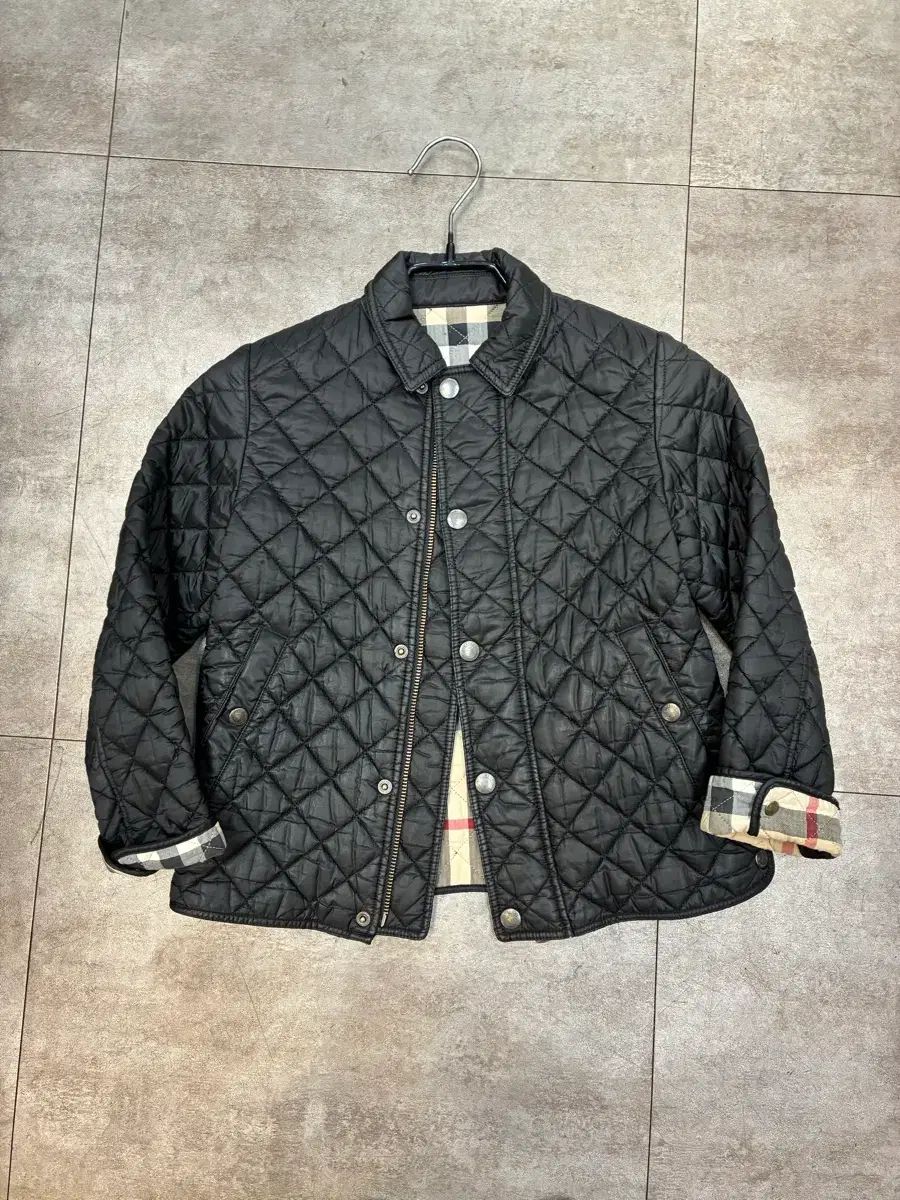 バーバリー キルティング キッズ ジャケット 8歳