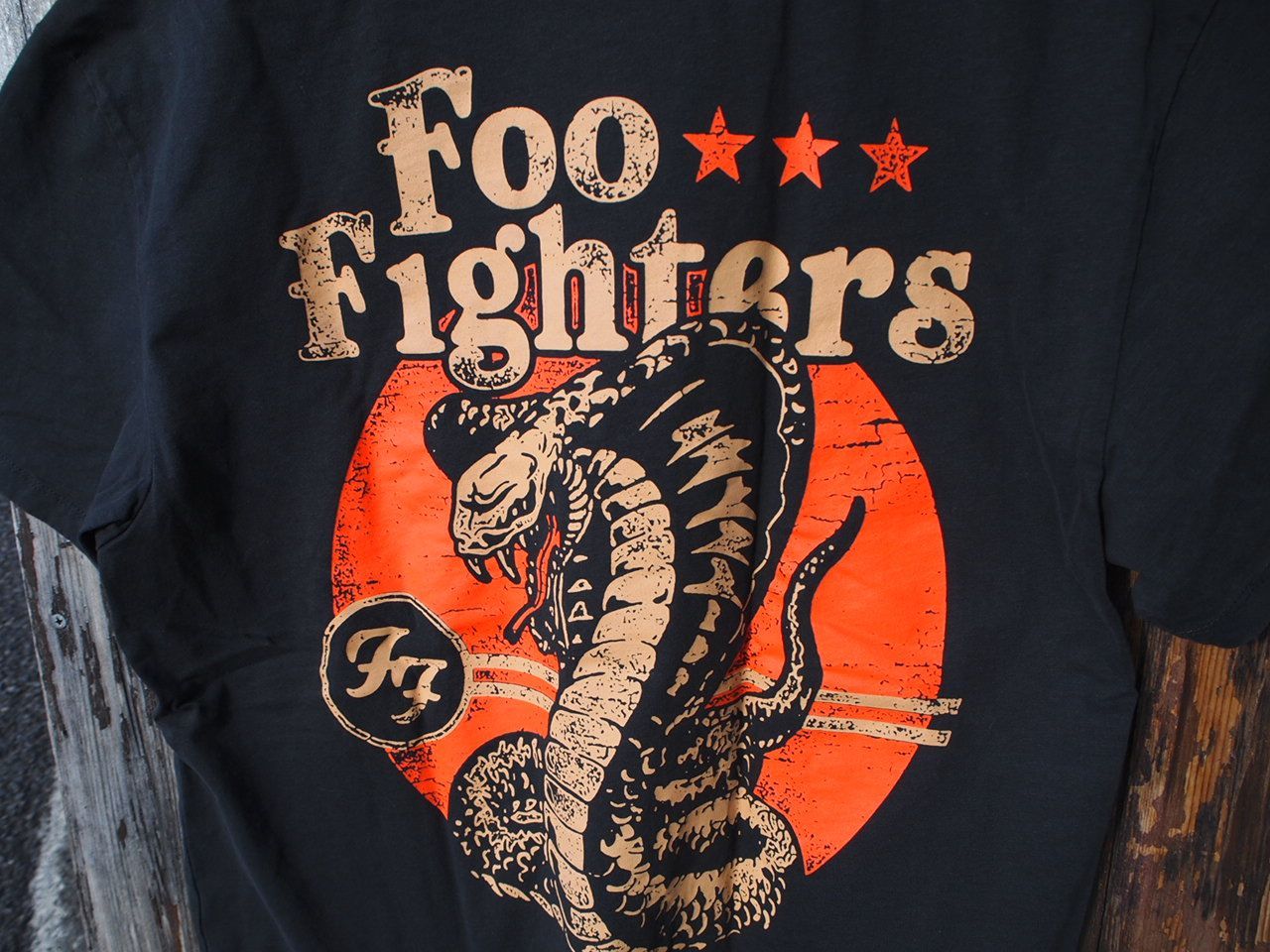 Foo Fighters フーファイターズ オフィシャル ロック バンド Tシャツ