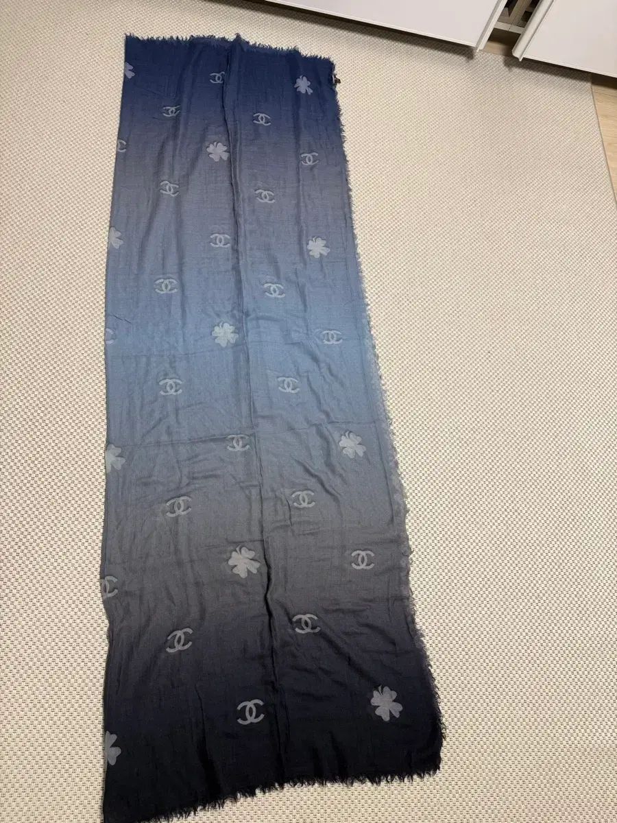 CHANEL シャネル ロゴ パータン グラデーション スカーフ
