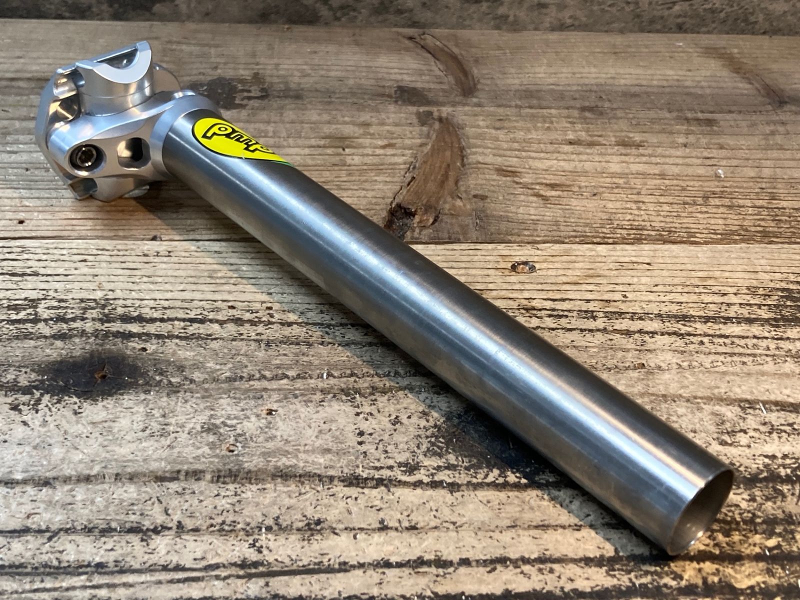 pmpチタンシートポスト pmpチタンシートポスト Kuwahara Gaapの再生 - 休日モード