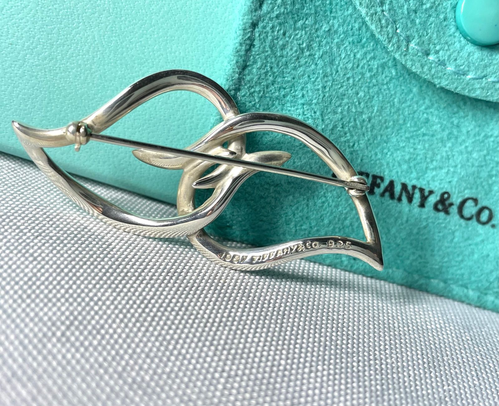 ダブルリーフデザイン ブローチ