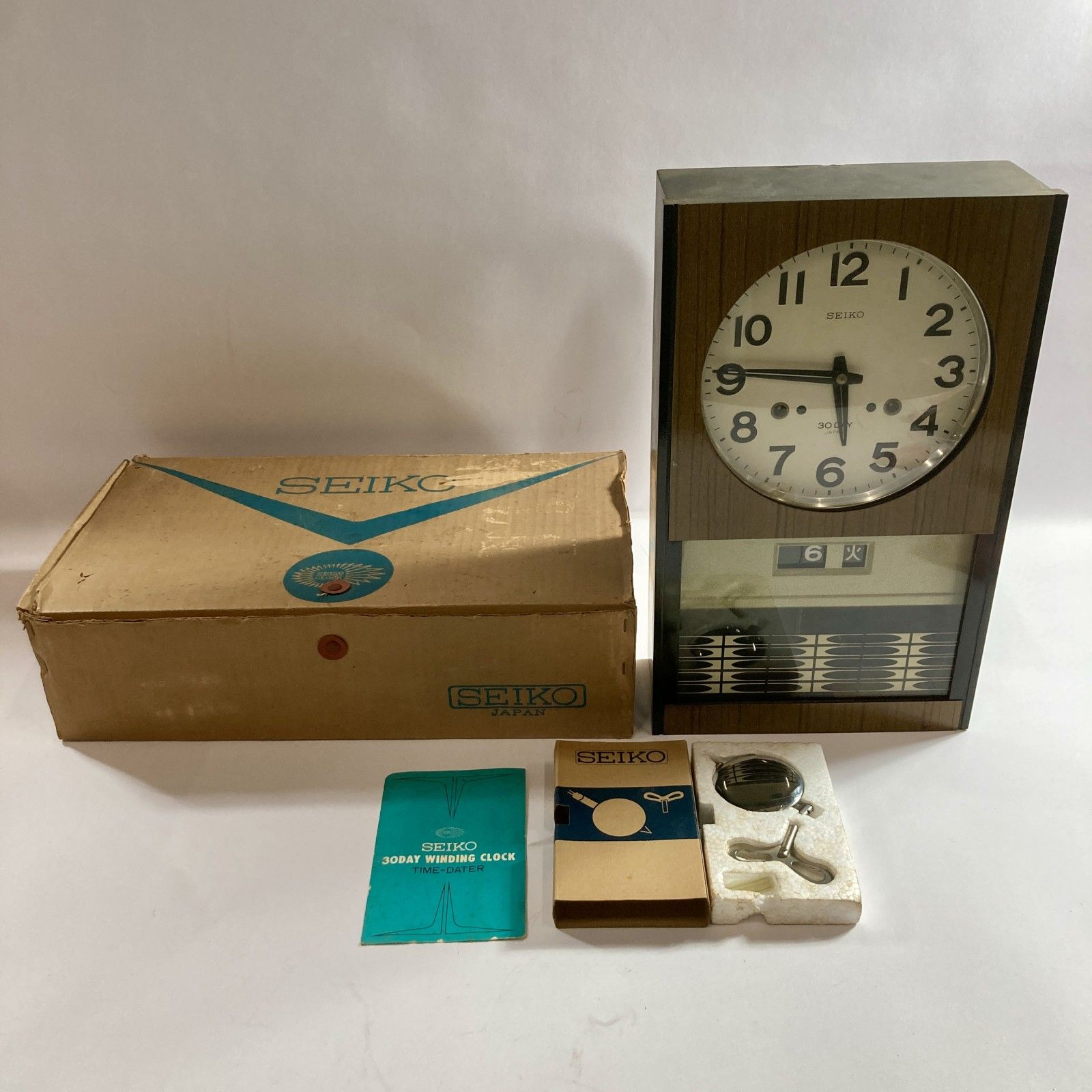 昭和レトロ SEIKOSHAゼンマイ式振り子時計 稼働品① 昭和レトロ SEIKOSHAゼンマイ式振り子時計 稼働品 掛け時計 ③