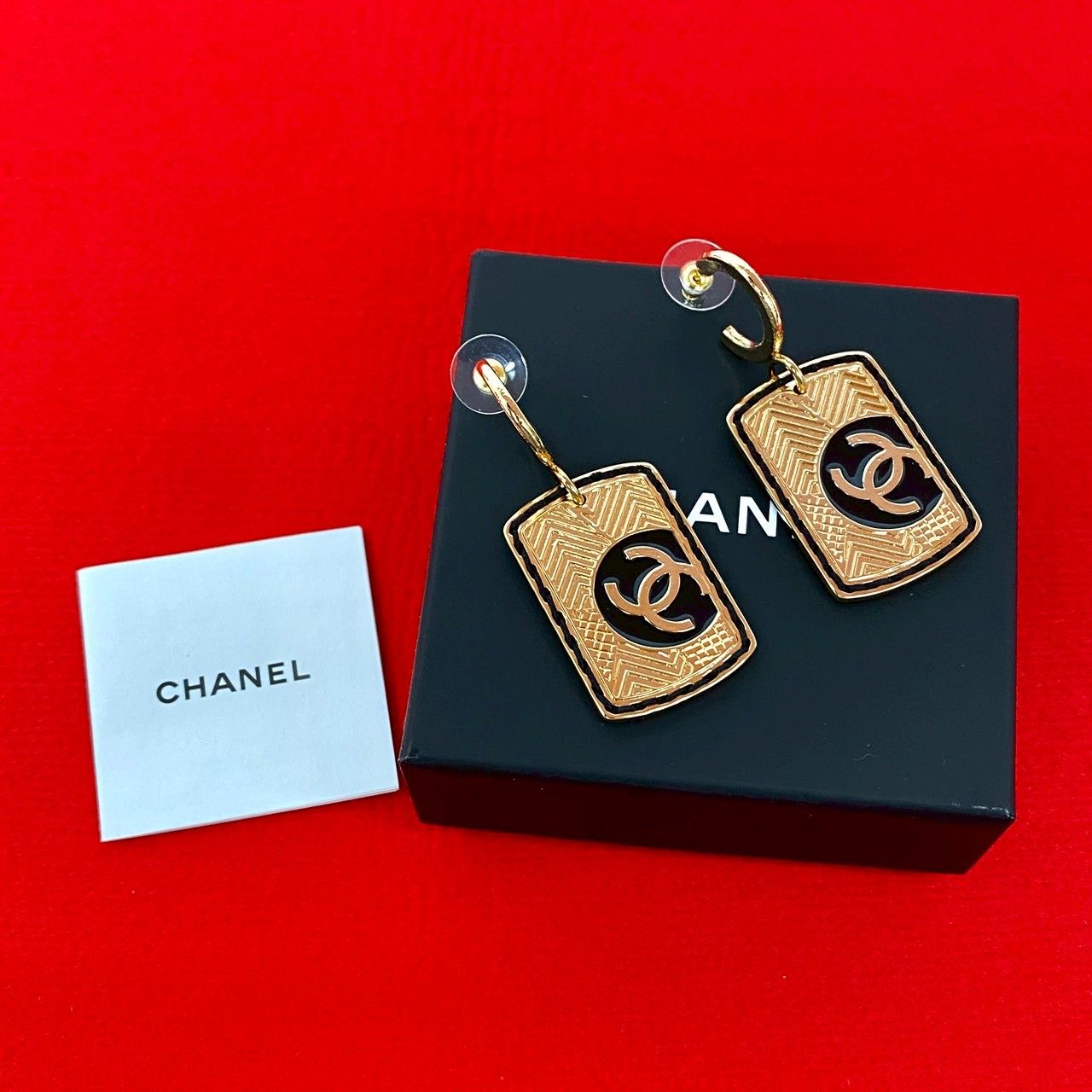 き コメあり B 24 C CHANEL シャネル ココマーク プレート GP ピアス アクセサリー 小物 ゴールド ブラック 34889