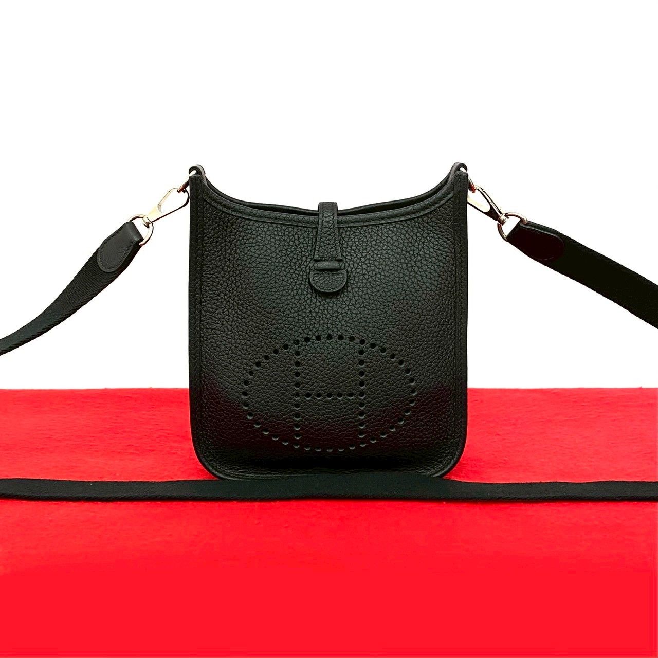 極 美品 U 刻印 HERMES エルメス エヴリン TPM トリヨンクレマンス レザー 本革 ミニ ショルダーバッグ ポシェット ブラック 44050 HERMES - 極 美品 U 刻印 HERMES エルメス エヴリン TPM トリヨン