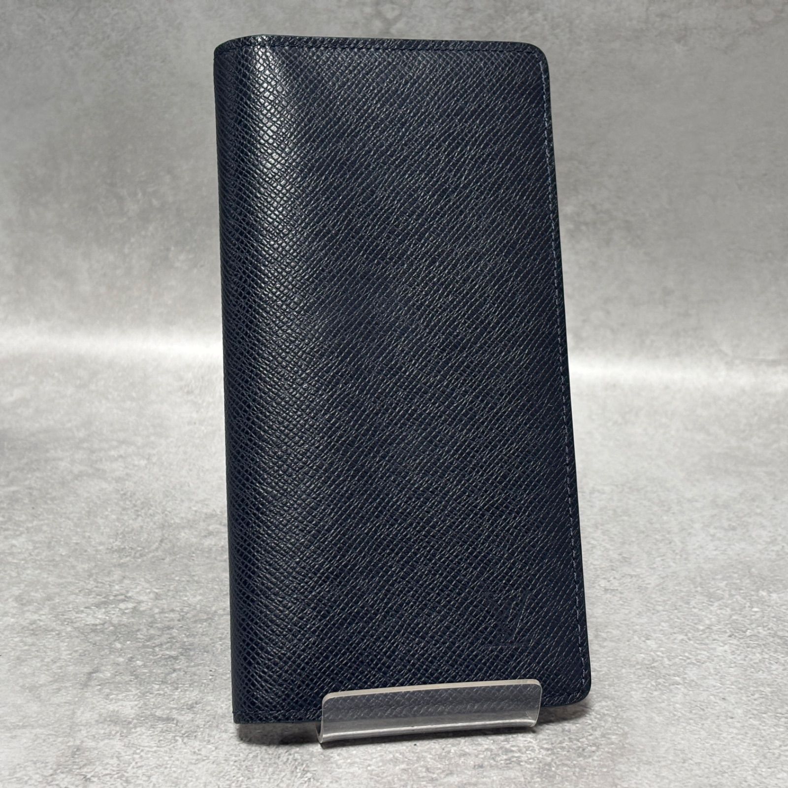 LOUIS VUITTON ルイヴィトン タイガ ポルトフォイユブラザ 二つ折り 長財布 ネイビーカラー メンズ