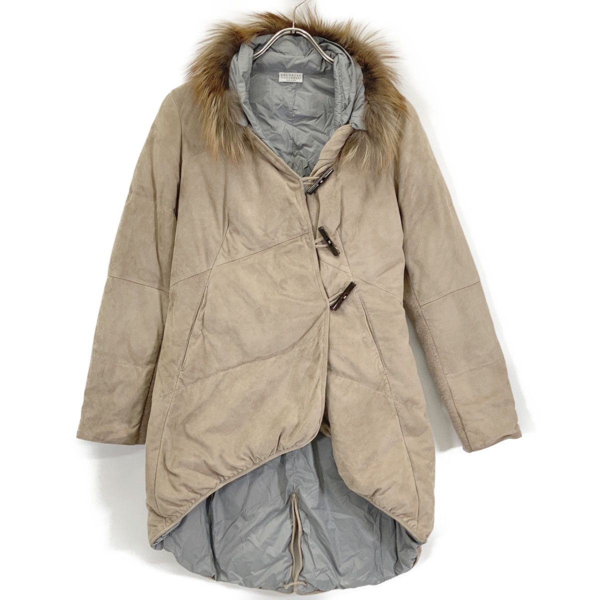 BRUNELLO CUCINELLI ブルネロクチネリ ﾍﾞｰｼﾞｭ ｽｴｰﾄﾞ ｶｼﾐﾔ ﾌｧｰ付き ｺｰﾄ