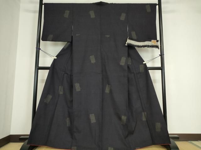 平和屋着物○本場結城紬 重要無形文化財 色紙重ね文 80亀甲 跳び亀甲柄