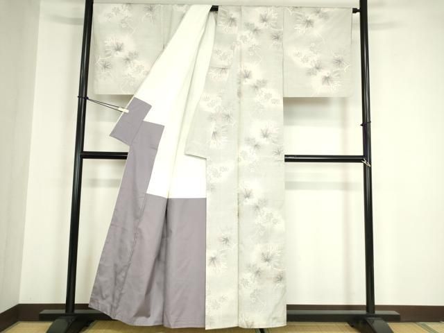 平和屋着物○都喜ヱ門 本場大島紬 白大島 120亀甲 楓文 総絣 藤絹織物