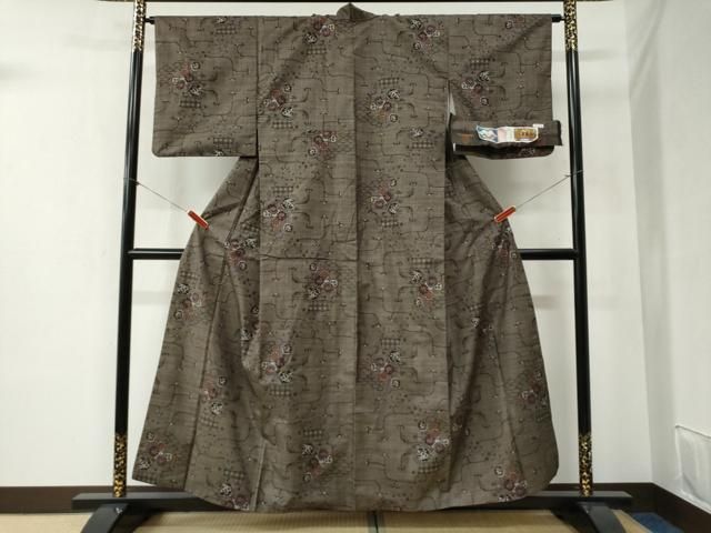 平和屋着物○本場大島紬 7マルキ 泥染め 吉祥花唐草文 川口広昭作 証紙