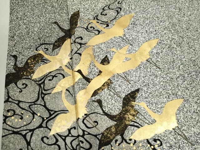 平和屋着物●訪問着　流水飛鶴文　たたき染め　黒地　金彩　ロング丈　正絹　逸品　CABB4405yc 平和屋着物○訪問着 流水飛鶴文 たたき染め 黒地 金彩 ロング丈 正絹