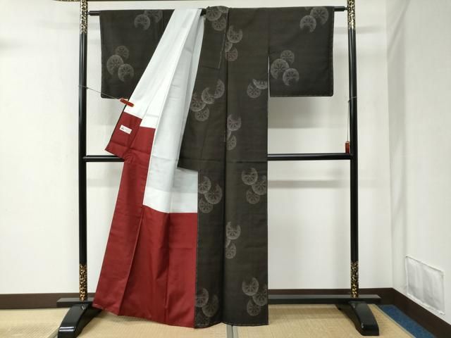 平和屋着物○本場大島紬 泥染め 地空き 源氏車 宮脇兼太郎商店謹製