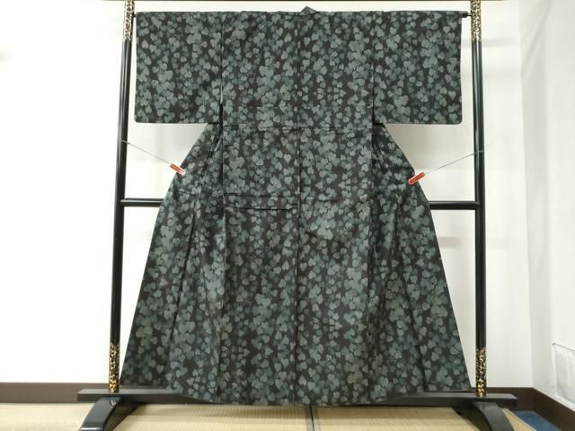 平和屋着物○本場大島紬 9マルキ 南天蔦の葉花文 正絹 逸品 CABB4539yc