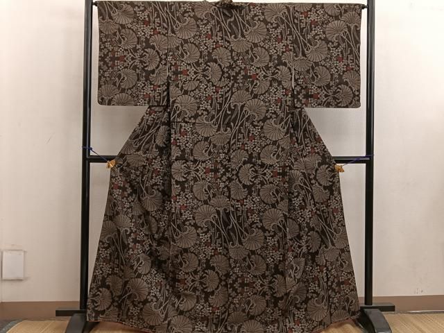 平和屋着物○本場大島紬 7マルキ 古代染色 純泥染め 草花文 証紙付き