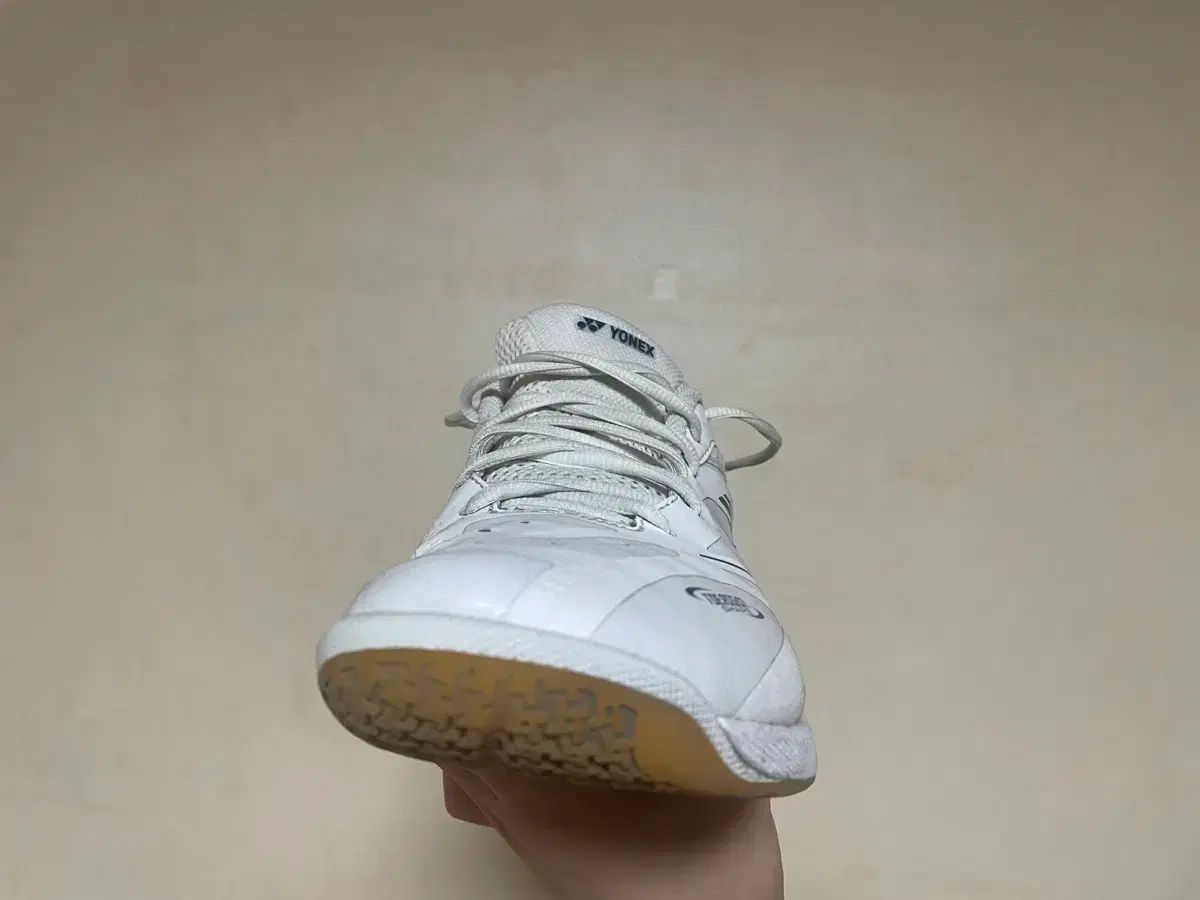 YONEX ヨネックス 65z4 白 バドミントンシューズ 25年9月購入 - メルカリ