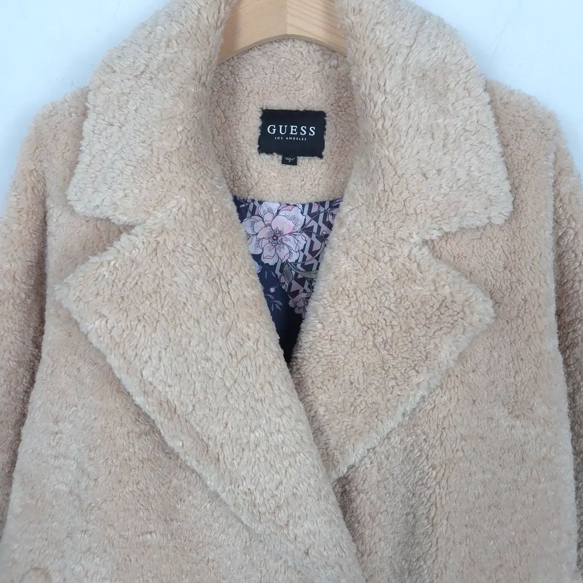 GUESS ベージュファーコート XS GUESS ベージュファーコート XS GUESS ベージュファーコート XS