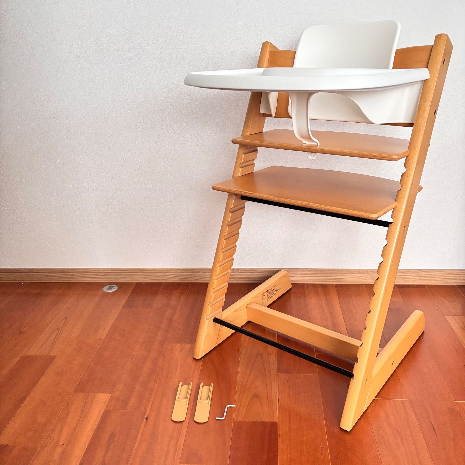 ストッケ トリップ トラップ ベビーチェア+トレイ+延長グライダー 付属