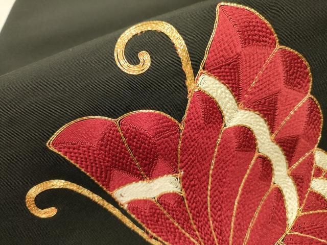 平和屋着物○塩瀬 九寸名古屋帯 駒刺繍 総刺繍 舞蝶文 黒地 正絹 逸品