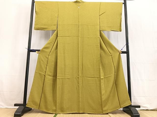 平和屋着物○山上憶良 色無地 草花地紋 菜種油色 正絹 逸品 未使用