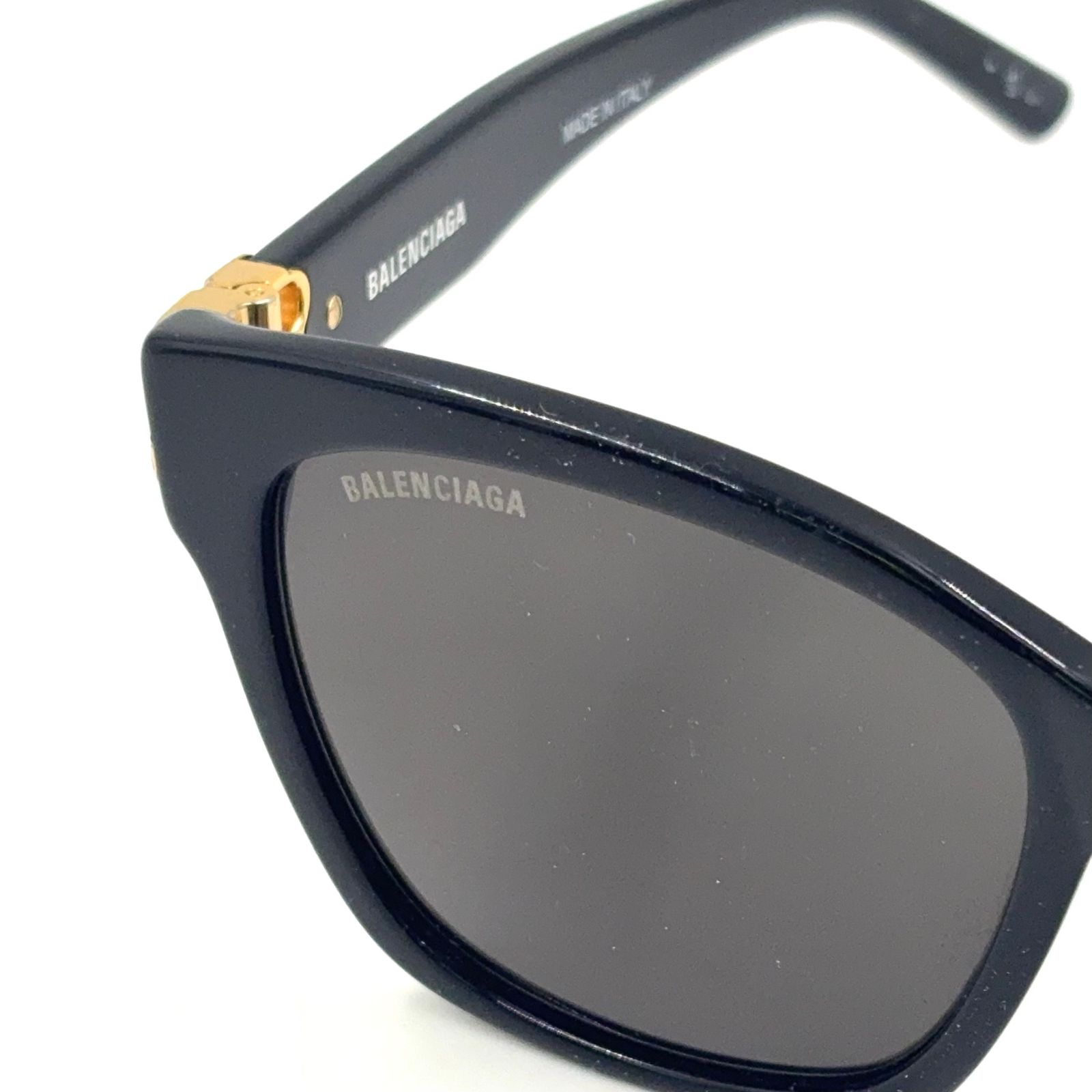 BALENCIAGA BBロゴ アジアンフィット プラスチック ブラック 