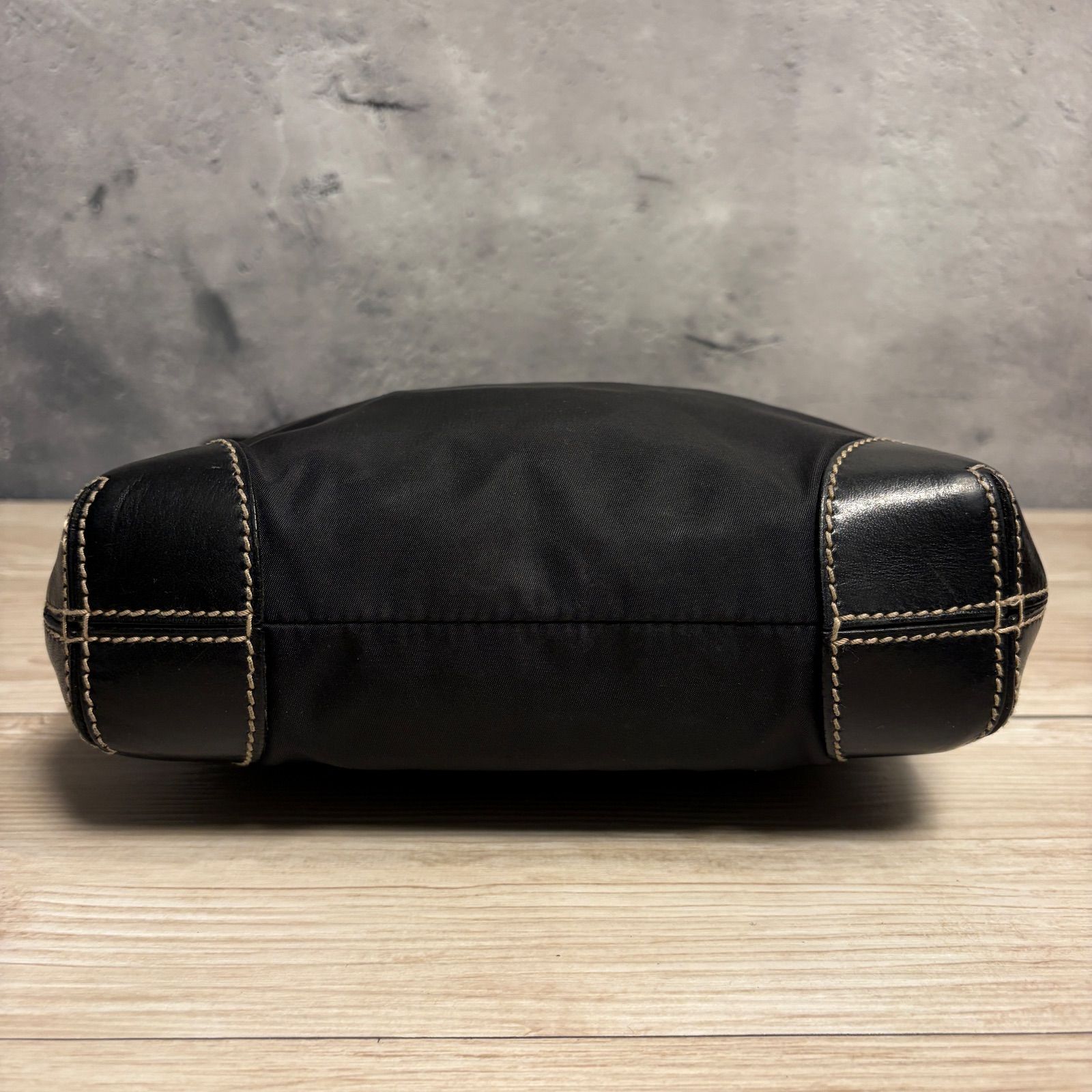 上質レザー×ナイロン