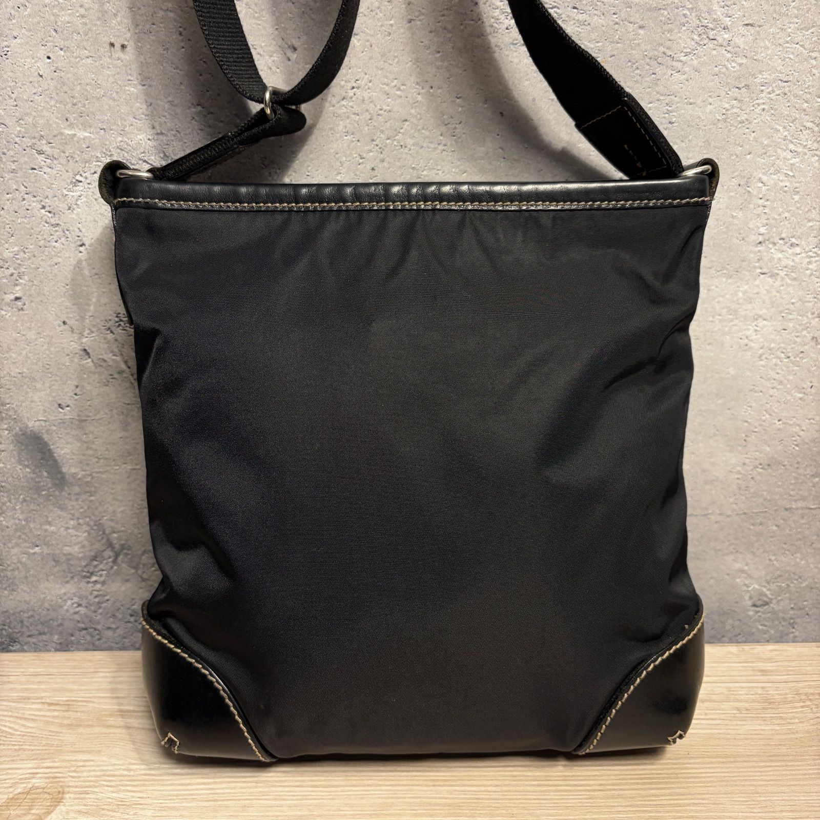 ショルダーバッグ