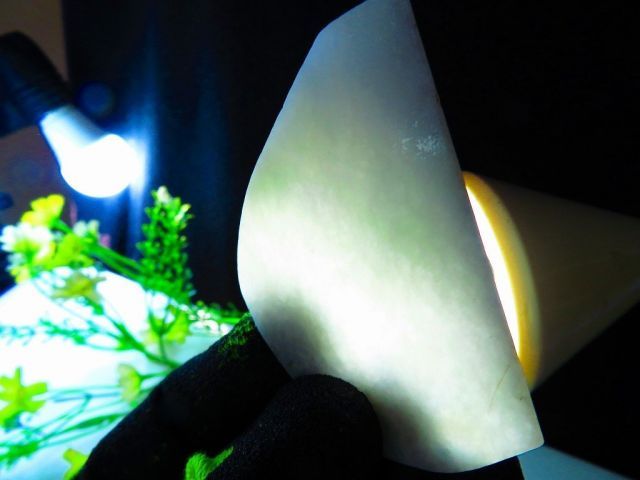 ！レア！糸魚川☆☆巨大原石☆ レア！糸魚川☆翡翠☆巨大原石☆ 糸魚川 ✨ 翡翠 原石 ジェダイド