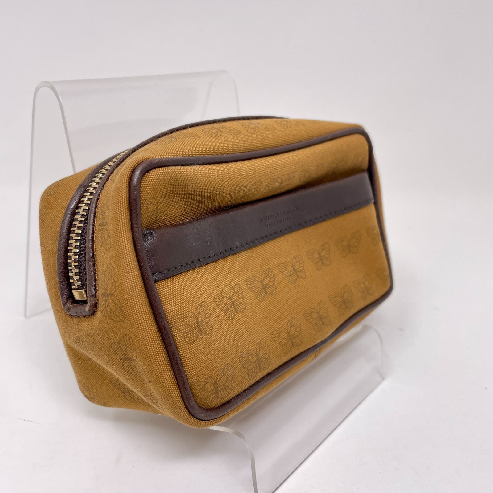 ボッテガヴェネタ ポーチ ベージュ バタフライ 美品 スエード レザー 中古 33091930357SB BOTTEGA VENETA ファスナー 蝶 クラッチバッグ メンズ レディース 定番 人気 蝶々 ヴィンテージ スウェード ロゴ 美品】ボッテガ・ヴェネタ BOTTEGA VENETA バタフライ キャンバス