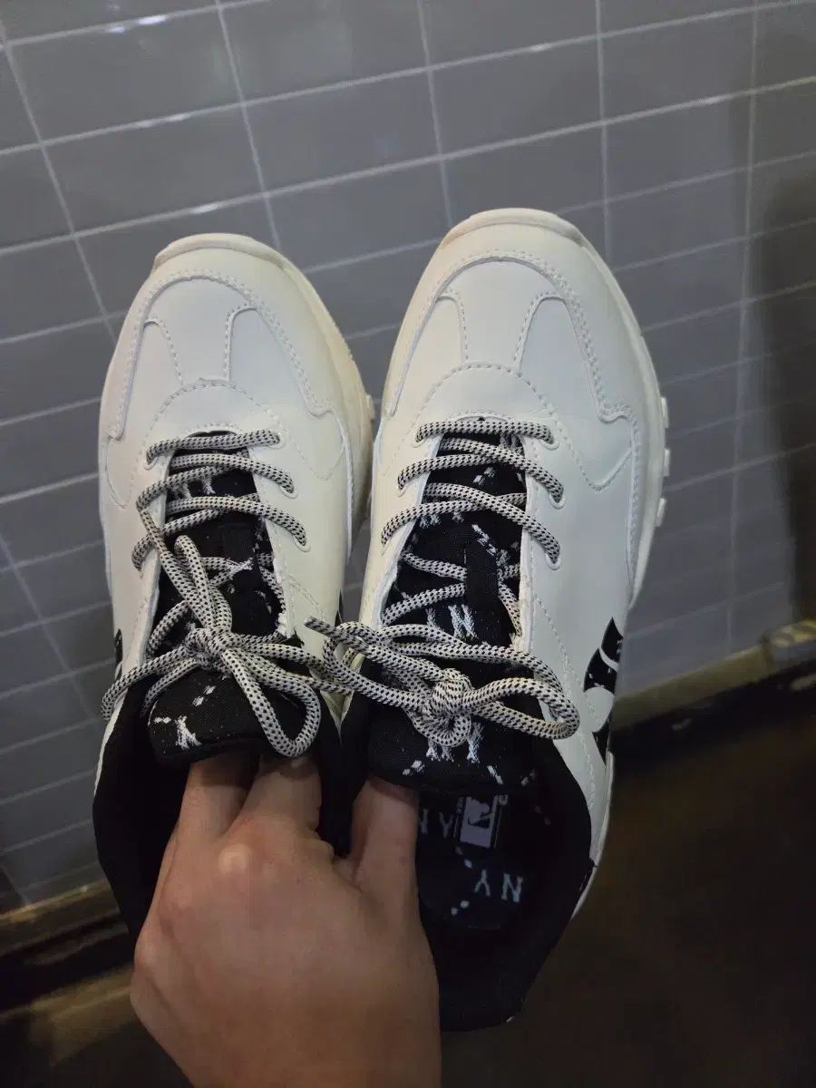  MLB チャンキーランナー ニューヨーク ヤンキース モノグラム スニーカー スニーカー 靴