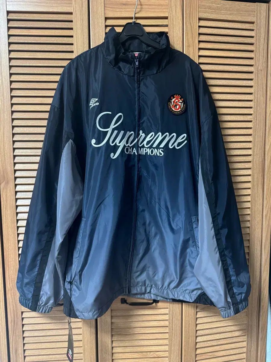 シュプリーム x アンブロ グラデーション トラック ジャケット ブラック - 25 FW